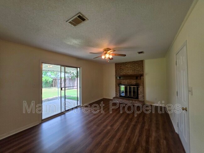 Building Photo - 6942 Falcon Dr