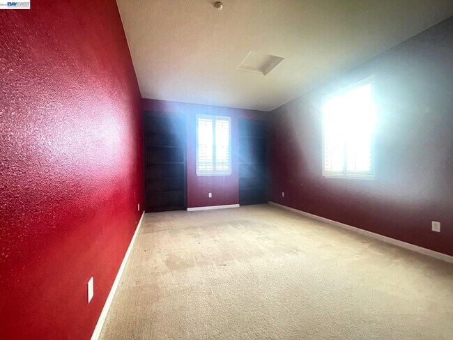 Building Photo - 1669 Marina Way