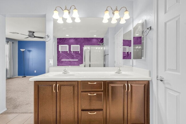 Building Photo - 5725 W Milada Dr