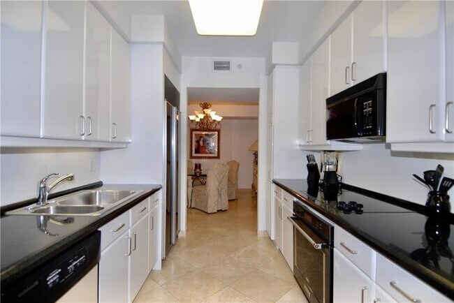 Building Photo - 3200 N Ocean Blvd