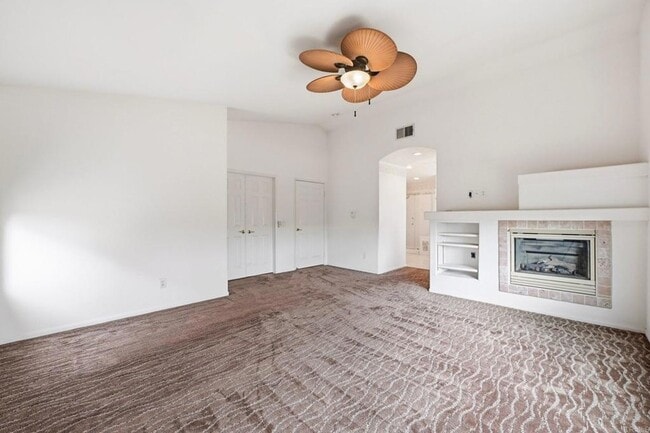 Building Photo - 5643 Willowmere Ln