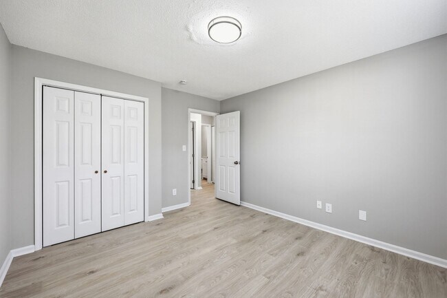 Building Photo - 4800 Hoyle Dr