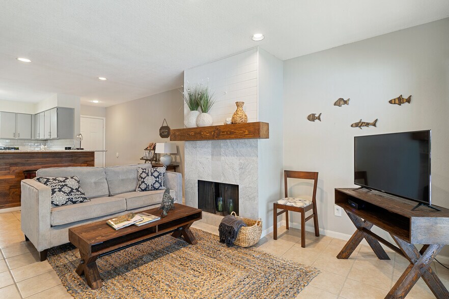 Living room - 12100 Melville Dr