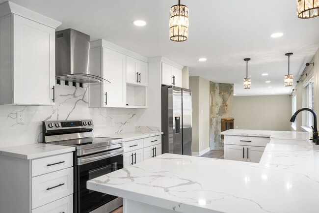 Building Photo - Beautifully updated 3 bed 3 bath Steilacoo...
