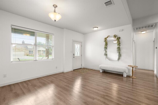 Building Photo - 125 Naalehu Ct