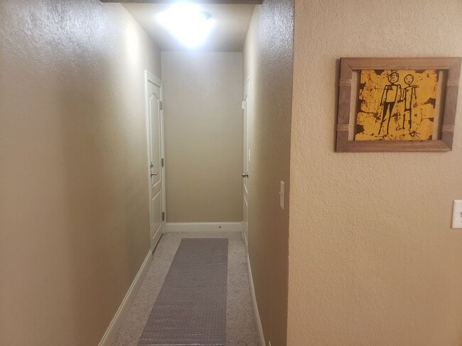 Building Photo - AVAILABLE FALL 2026!  1 Bedroom Condominium in University Heights!