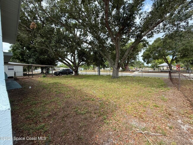 Building Photo - 420 N Fiske Blvd