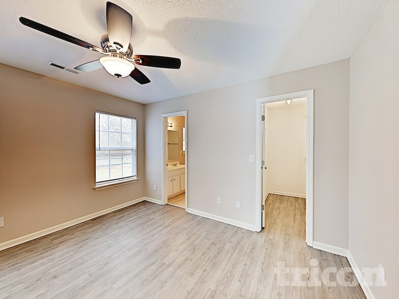 Building Photo - 8600 Warwick Crest Ln