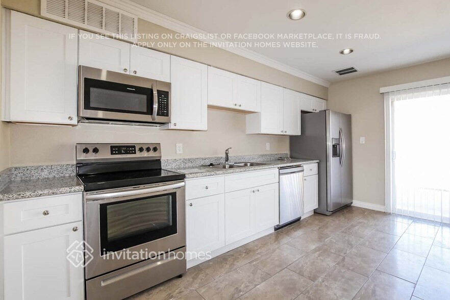 Building Photo - 3412 W Bluefield Ave