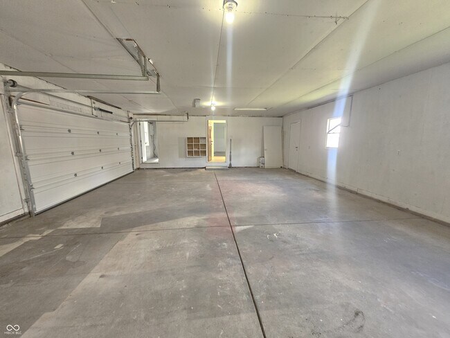 Building Photo - 2530 Lincoln St