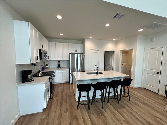 Building Photo - 12011 Rockview Drive