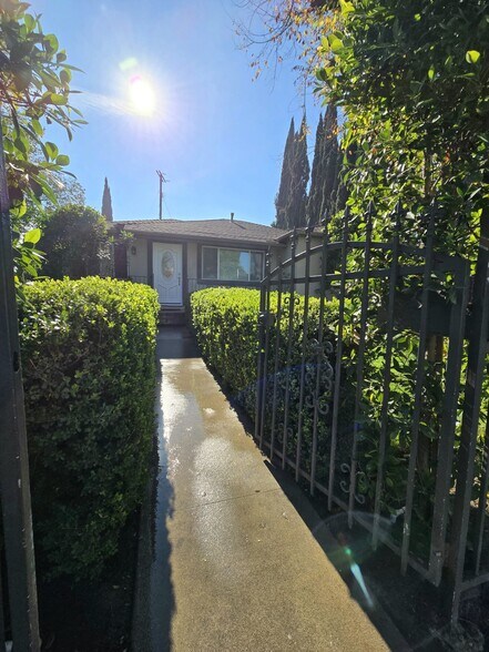 Building Photo - 16900 Marlin Pl