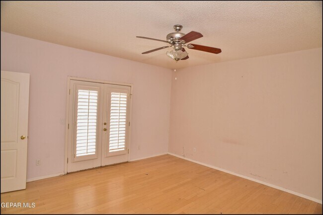 Building Photo - 1560 Via Appia St