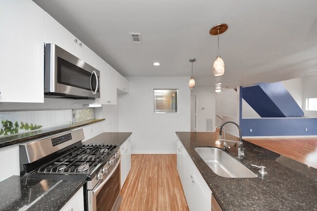 Building Photo - 1428 Bailey St