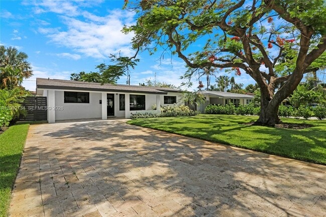 Building Photo - 811 NE 17th Ct