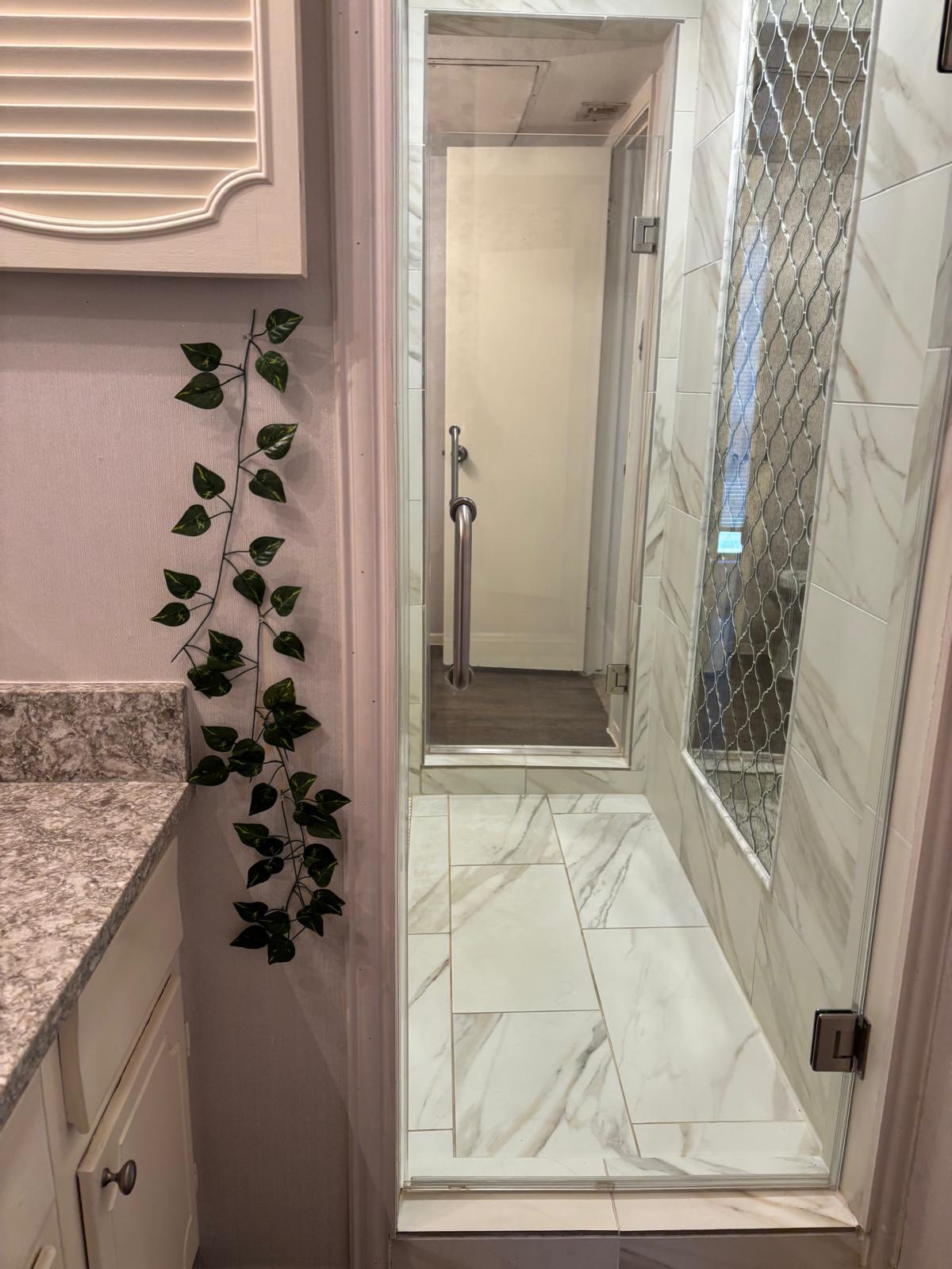 Building Photo - 5667 Birchmont Dr