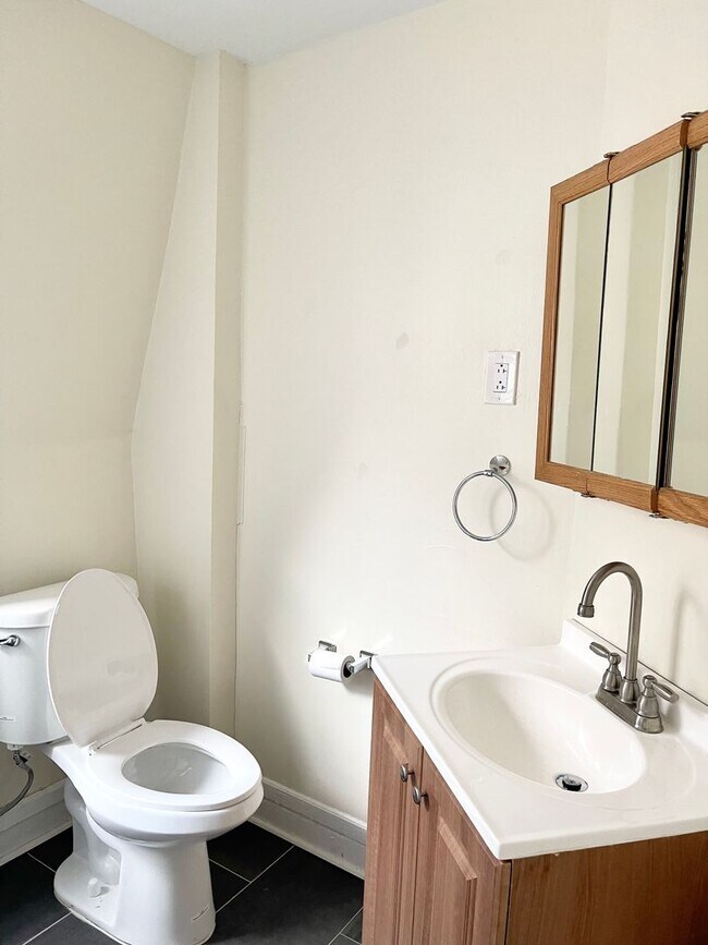 Building Photo - 5119 Hazel Ave