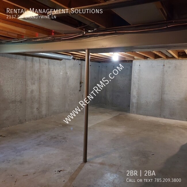 Building Photo - 2137 SW Brandywine Ln