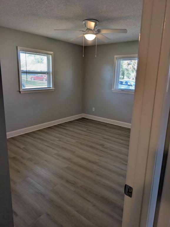 Building Photo - 3015 Sabal Palm Dr