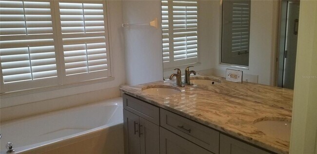 Building Photo - 232 Wetherby St