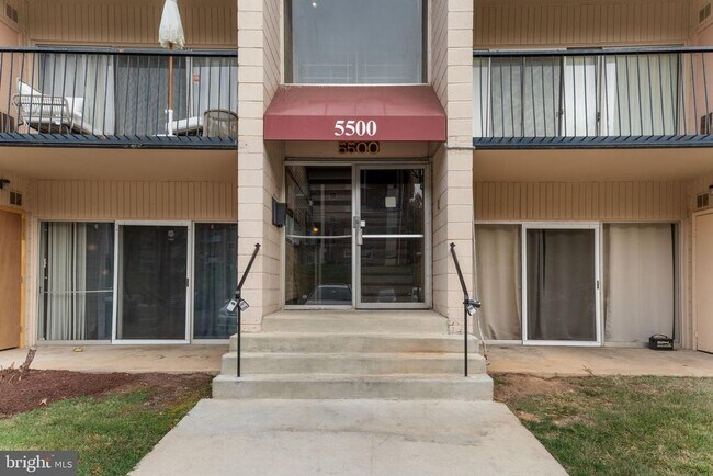 Building Photo - 5500 Karen Elaine Dr