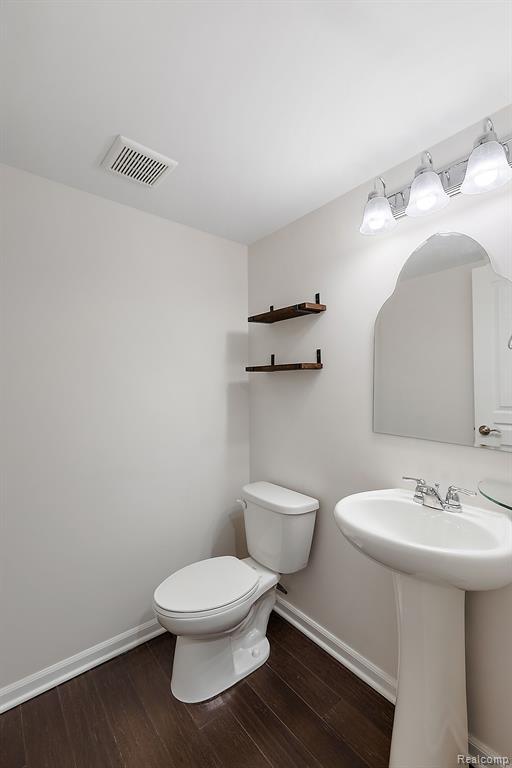 Building Photo - 2884 Glenbar Cir