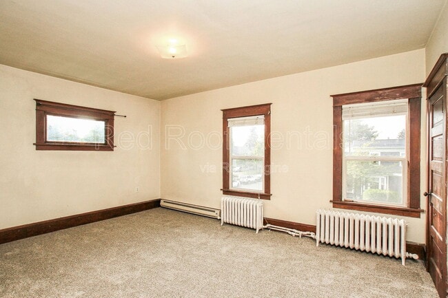 Building Photo - 1320 S 9th St