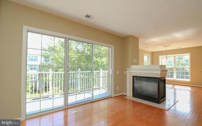 Building Photo - 12621 Fair Crest Ct