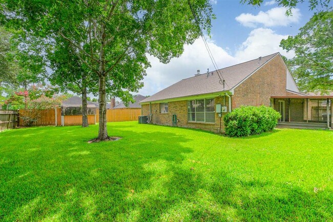 Building Photo - 2315 Cunningham Dr