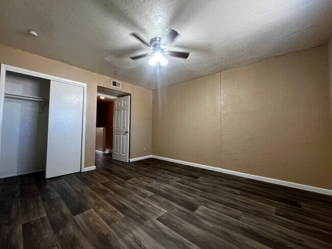 Building Photo - 183 Monte Largo Dr NE