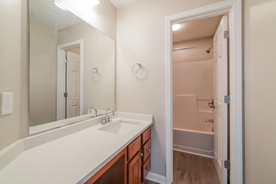 Building Photo - 2688 Trellis Oaks Ct SW
