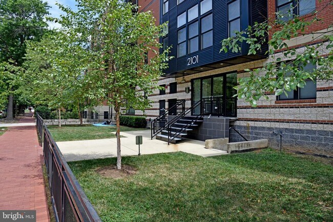 Building Photo - 2101 11th St NW