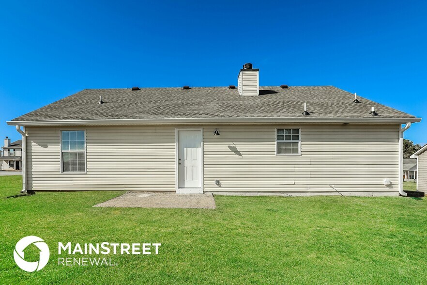 Building Photo - 9430 Sleepy Hollow Ln