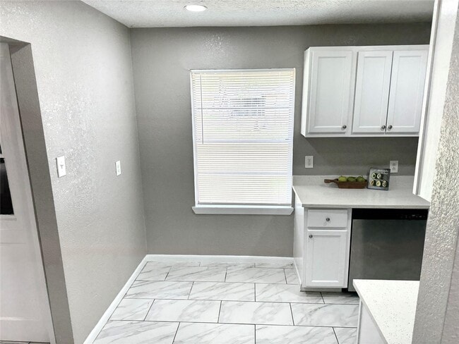 Building Photo - 903 Roper St