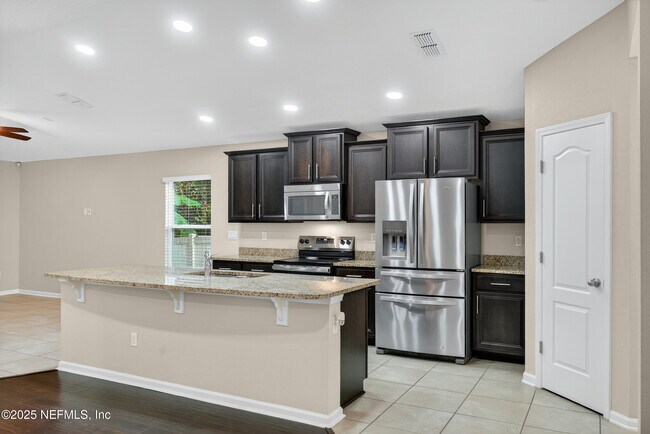 Building Photo - 15885 Bainebridge Dr