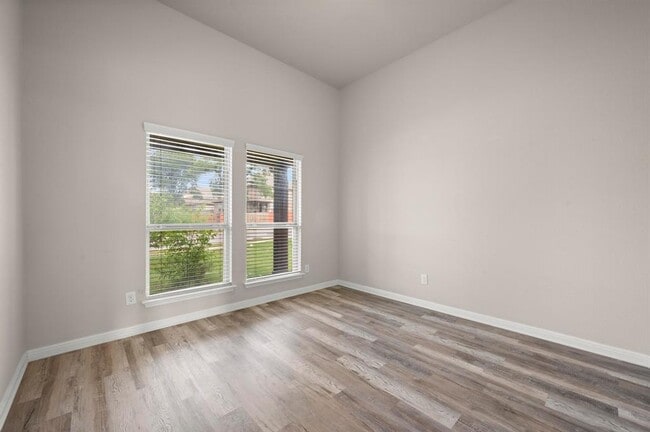 Building Photo - 1713 Morts Pl