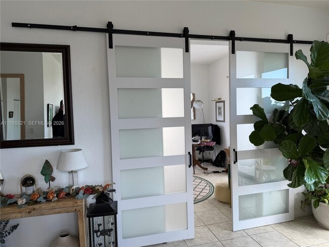 Building Photo - 107 Mendoza Ave