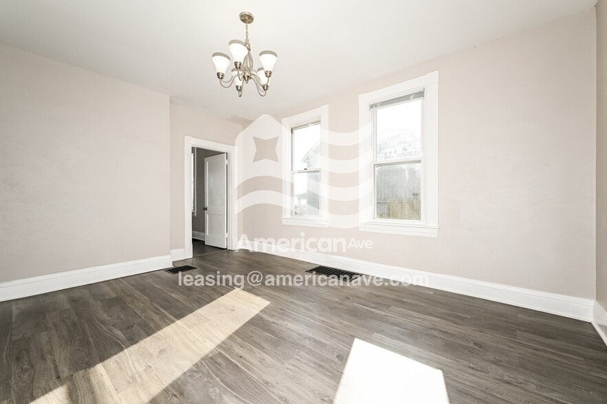 Building Photo - 303 Shady Ave