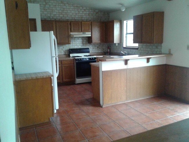 Building Photo - 5609 Wingate Ave NW