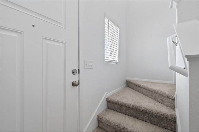 Building Photo - 6800 SW Dignity Ave