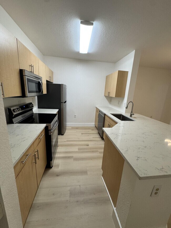 Building Photo - 110 SW Peacock Blvd