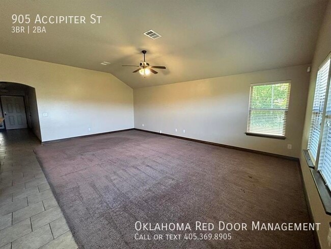Building Photo - 905 Accipiter St