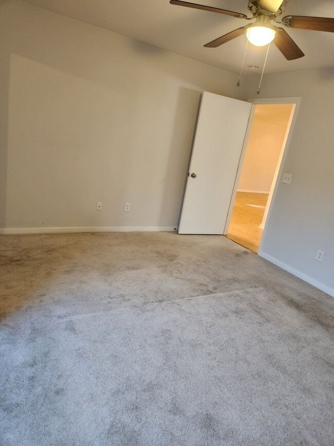 Building Photo - 2 Bedroom Condo Close to Wrightsville Beach