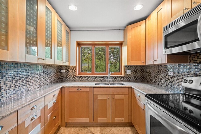 Building Photo - 500 Monticello Blvd