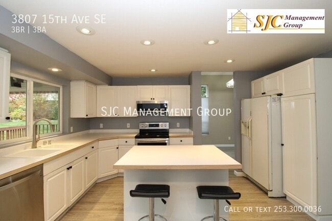 Building Photo - 3807 15th Ave SE