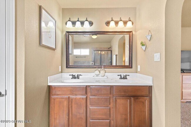 Building Photo - 14536 Shady River