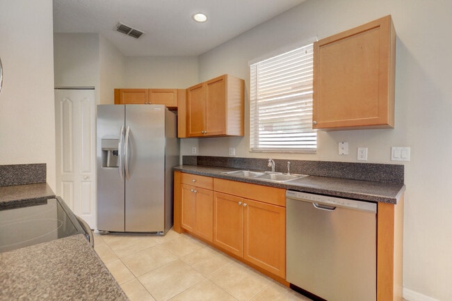 Building Photo - 9516 SW Flowermound Cir
