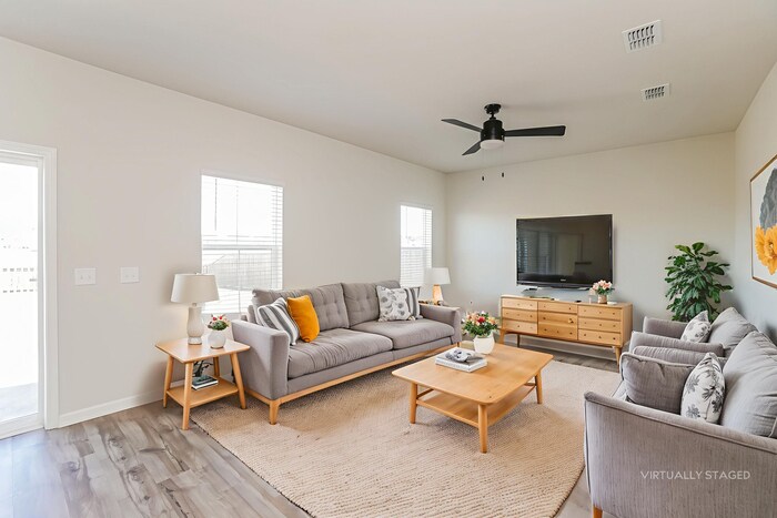 Building Photo - 461 Navona Dr