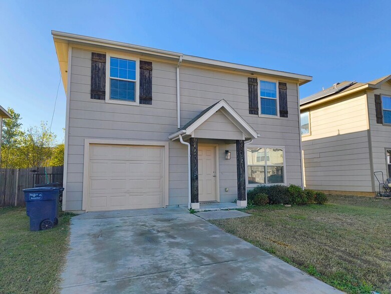 Building Photo - 1540 Chama Dr