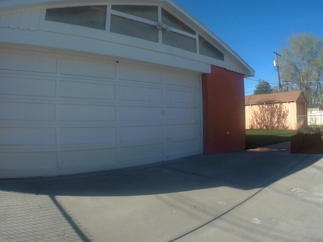 Building Photo - 4 Bed Beautiful Refurbished Sugarhouse Home
